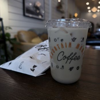 Mountain Mama's Coffee - Iced oat milk lavender latte w/ pastry to go - Coffee & Tea Near Me - Blue Ridge, Georgia Mountain Mama's Coffee - Iced oat milk lavender latte w/ pastry to go - Coffee & Tea Near Me - Blue Ridge, Georgia