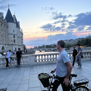 Paris Charms & Secrets - Historical Tours Near Me - Paris, 75 Paris Charms & Secrets - Historical Tours Near Me - Paris, 75