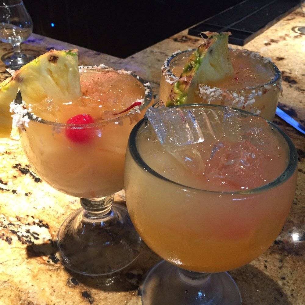 Cheddar's Scratch Kitchen - Pain killers and Georgia Punch - American Near Me - Daytona Beach, Florida