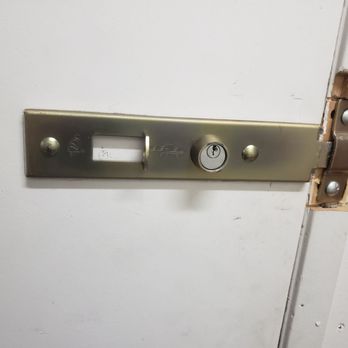 Public Storage - Pried the lock off. You'd think they'd have more secure locking mechanisms. - Self Storage Near Me - Huntington Beach, California