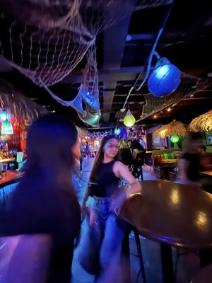 Barney's Beanery by null