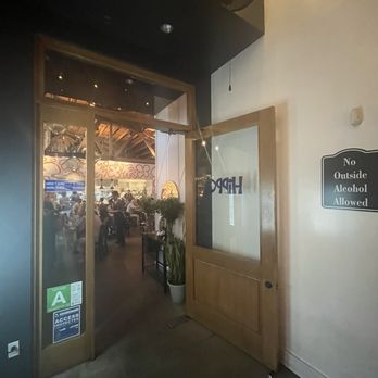 Hippo - Front entrance - American Near Me - Los Angeles, California