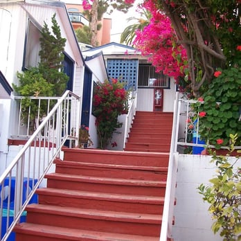 Hermosa Hotel - The cottage area - Hotels Near Me - Avalon, California