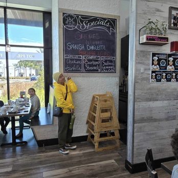 Grumpy's Restaurant - Call'n all "SMORE'S LOVERS - Breakfast & Brunch Near Me - St. Johns, Florida