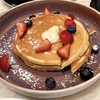 Dahlia - Pancakes with fruit - Italian Near Me - Vancouver, British Columbia
