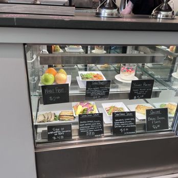 Harvard Art Museums - Food at the cafe - Art Museums Near Me - Cambridge, Massachusetts