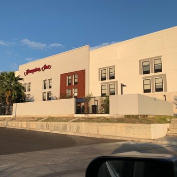 Hampton Inn Eagle Pass - Well such a nice hotel with parking mostly in the back. - Hotels Near Me - Eagle Pass, Texas