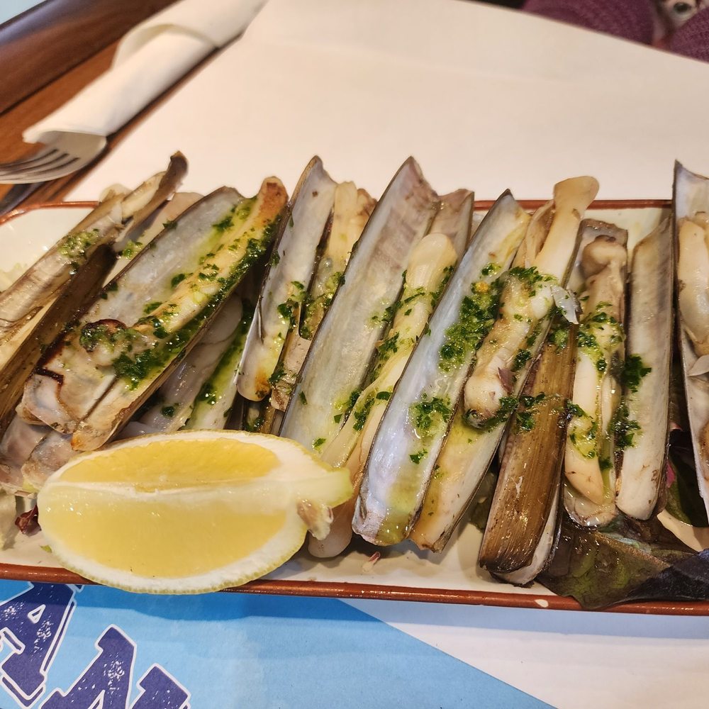 Ancora 7, - Sandy razor clams - Food Near Me - Barcelona, B Ancora 7, - Sandy razor clams - Food Near Me - Barcelona, B