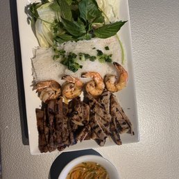 Grilled Pork, Beef and Shrimp with Fine Vermicelli Grilled Pork, Beef and Shrimp with Fine Vermicelli