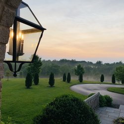 Belles Fleurs & Dessins - Event Venue & Floral Designs!