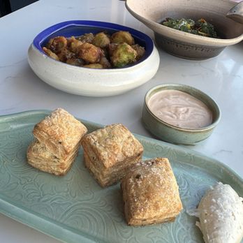 Ceron Kitchen - Buttermilk Chive Biscuits (L) - New American Near Me - Alameda, California