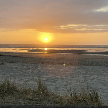 Schooner's Cove Inn - Sunset :) - Hotels Near Me - Cannon Beach, Oregon Schooner's Cove Inn - Sunset :) - Hotels Near Me - Cannon Beach, Oregon