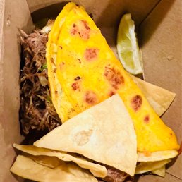 Quesataco - birria Quesataco - birria
