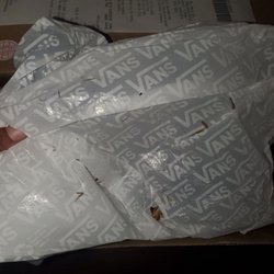 Tillys - Gross!! This store is Infested with roaches!!