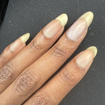 Umi Beauty - Cracked middle finger nail = FIXED!!! - Nail Salons Near Me - Rowland Heights, California