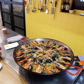 Cook & Taste - Seafood paella. - Cooking Schools Near Me - Barcelona, B