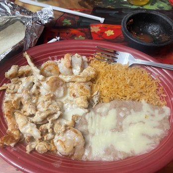 Cholula Mexican Restaurant - a plate of food - Mexican Near Me - Shelbyville, Indiana Cholula Mexican Restaurant - a plate of food - Mexican Near Me - Shelbyville, Indiana