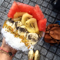 Bali Bowls - ENDLESS Summer Pêche, Abricot, Banane & Mangue Fruits de saison, Banane  Granola  Noix de coco & Graines de Chia