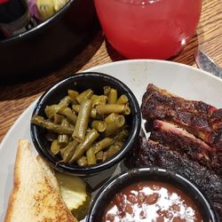 RibCrib BBQ - 3 ribs, baked beans, green beans, toast, pickles, and berry lemonade