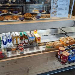 The Coffee Bean & Tea Leaf - Grab and go foods