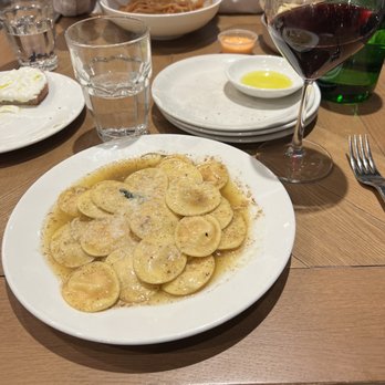 Eataly Boston - Ravioli di zucca-- butternut squash ravioli in brown butter and sage sauce-- my favorite! - Pizza Near Me - Boston, Massachusetts Eataly Boston - Ravioli di zucca-- butternut squash ravioli in brown butter and sage sauce-- my favorite! - Pizza Near Me - Boston, Massachusetts