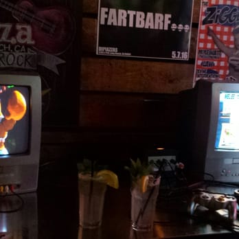 DiPiazza's - They have Killer Instinct on super Nintendo and super smash bros on game cube....color me happy - Music Venues Near Me - Long Beach, California
