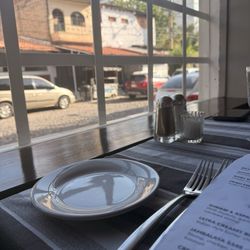Bravos Restaurant Bar - Windows table.