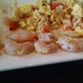 Tailfins Waterfront Grill - Seafood Near Me - Destin, Florida