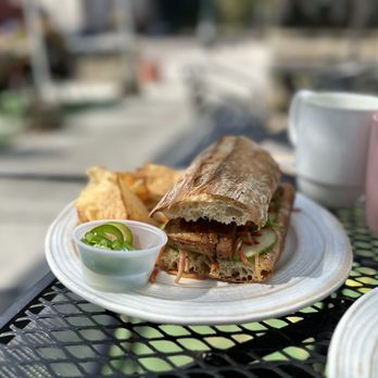 The Corner Beet - a sandwich and chips on a table - Juice Bars & Smoothies Near Me - Denver, Colorado The Corner Beet - a sandwich and chips on a table - Juice Bars & Smoothies Near Me - Denver, Colorado