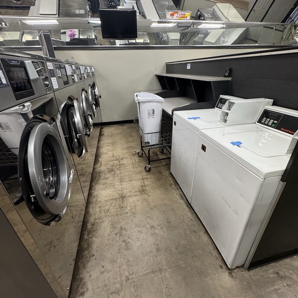 Very Good Laundry - They have machines of all sizes to do your laundry - Laundromat Near Me - Anaheim, California Very Good Laundry - They have machines of all sizes to do your laundry - Laundromat Near Me - Anaheim, California