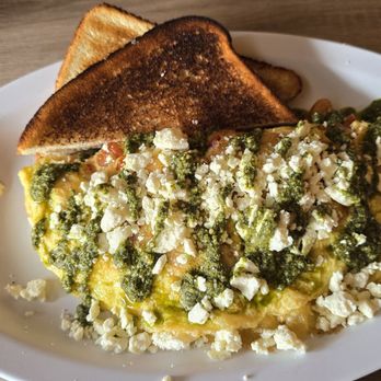 Brewberry Cafe - Chicken Pesto Omelet w/Toast - Coffee & Tea Near Me - Anaheim, California