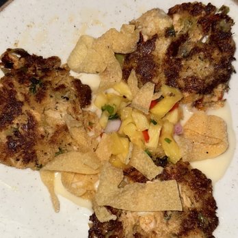 Pineapples - Bars Near Me - Melbourne, Florida