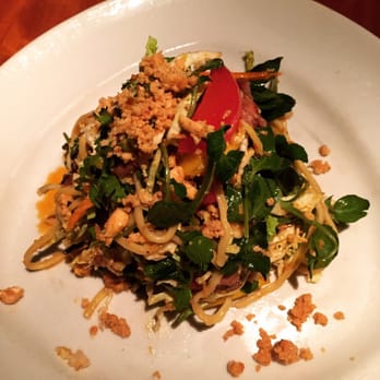 Houston's Restaurant - Thai steak and noodle salad - American Near Me - Hackensack, New Jersey