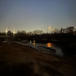 Palmisano Park - Palmisano Park@Night (6pm) BridgePort Cool Place for Relax/Meditation/Walk/Jogging/Exercise/fishing! Middle of the City! Nice!