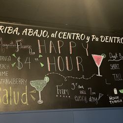 Iztac Mexican Cantina - Happy hour drinks
