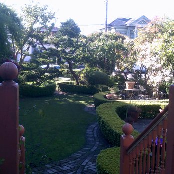 Gingerbread Mansion - Hotels Near Me - Ferndale, California