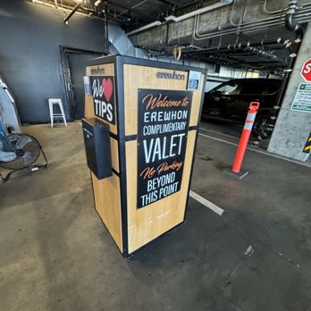 Erewhon - Free valet parking - Juice Bars & Smoothies Near Me - Los Angeles, California