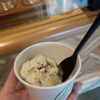 Salt & Straw - vegan chocolate mint chip cupcake - Ice Cream & Frozen Yogurt Near Me - Seattle, Washington Salt & Straw - vegan chocolate mint chip cupcake - Ice Cream & Frozen Yogurt Near Me - Seattle, Washington