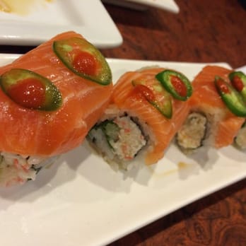 Gin Sushi - Spanish roll (crabmeat, cucumber, cilantro, topped with salmon, jalapeño and shiracha) - Sushi Bars Near Me - Temecula, California