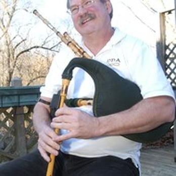 Bagpiper Robert Mitchell - Bellows-blown Border pipes. Perfect for indoor playing. - Musicians Near Me Bagpiper Robert Mitchell - Bellows-blown Border pipes. Perfect for indoor playing. - Musicians Near Me