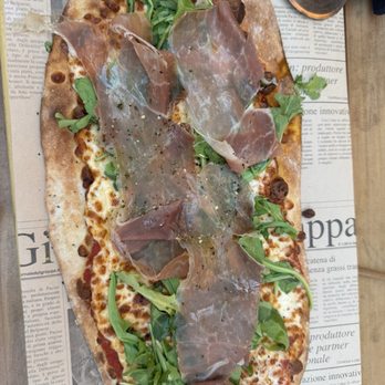 Pacini - Prosciutto and arugula pizza - Italian Near Me - Banff, Alberta Pacini - Prosciutto and arugula pizza - Italian Near Me - Banff, Alberta