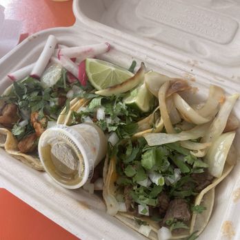 El Chapin - 3 Street Tacos - Food Trucks Near Me - Colorado Springs, Colorado El Chapin - 3 Street Tacos - Food Trucks Near Me - Colorado Springs, Colorado