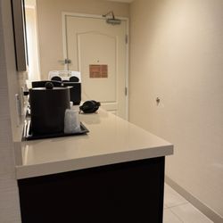 Ayres Hotel Orange - Coffee area and refrigerator