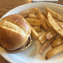 Fried Chicken sandwich w/ff