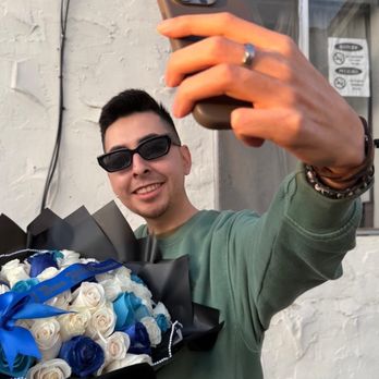 Ramos By Ramos - Selfie with the ramo - Floral Designers Near Me - Bell Gardens, California Ramos By Ramos - Selfie with the ramo - Floral Designers Near Me - Bell Gardens, California