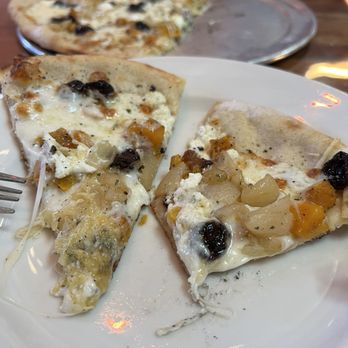 Hand Fire Pizza - Squashed pizza. Dried cherries, butternut squash, caramelized onions, goat cheese. - Pizza Near Me - Jackson, Wyoming