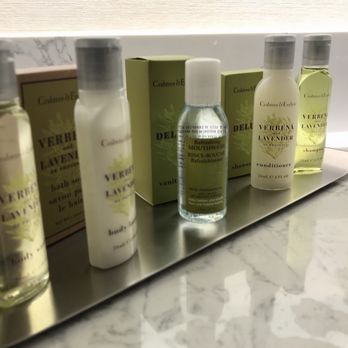 DoubleTree by Hilton Neenah - Shampoo, conditioner, soap and mouthwash - Hotels Near Me - Neenah, Wisconsin