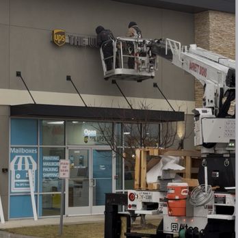 The UPS Store - New UPS Store next to Tom Thumb! - Shipping Centers Near Me - Waxahachie, Texas The UPS Store - New UPS Store next to Tom Thumb! - Shipping Centers Near Me - Waxahachie, Texas