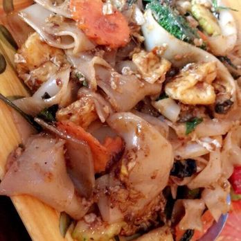 Fuji San - Drunken noodles with tofu - Thai Near Me - Cockeysville, Maryland