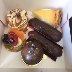 Boulangerie Patisserie du Port - Tarte aux Citrons Forêt noir revisité Tarte aux fruits frais  Flan Éclair chocolat
